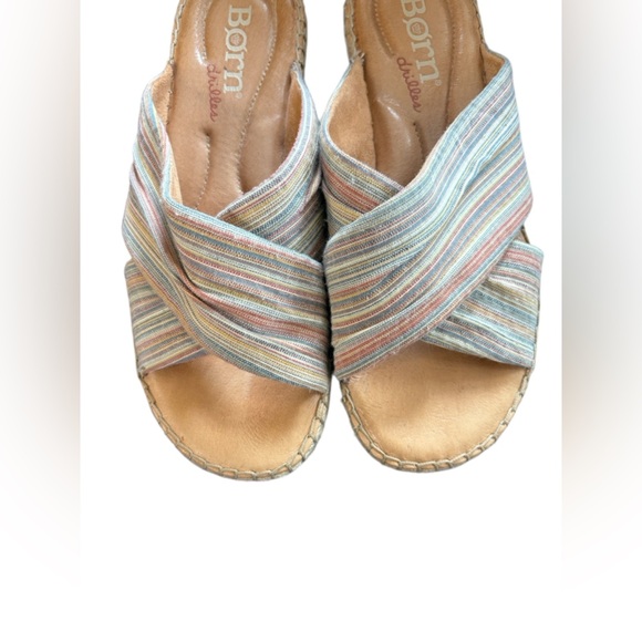 Born Espadrilles Sandals Women's 10M
Pretty soft neutral striped canvas comfort - Picture 6 of 10